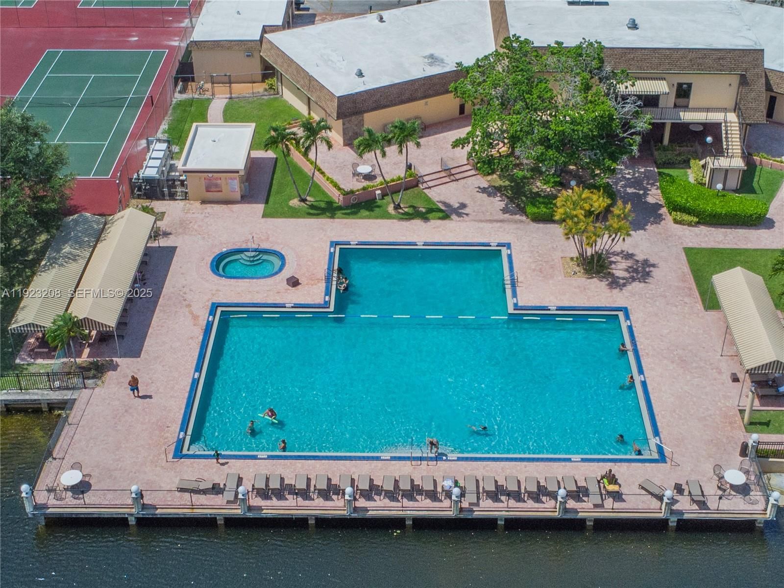 Real estate property located at 534 Briarwood Cir #1-48, Broward, Villas At Carriage Hills, Hollywood, FL