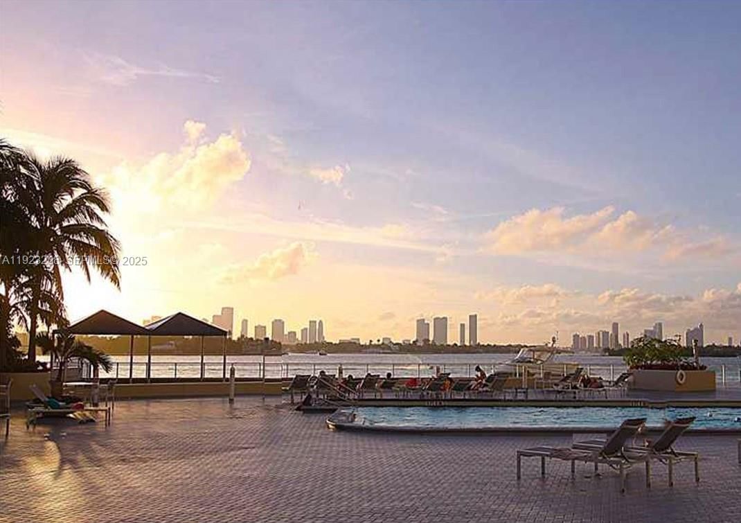 Real estate property located at 1200 West Ave #1225, Miami-dade, Mirador 1200 Condo, Miami Beach, FL