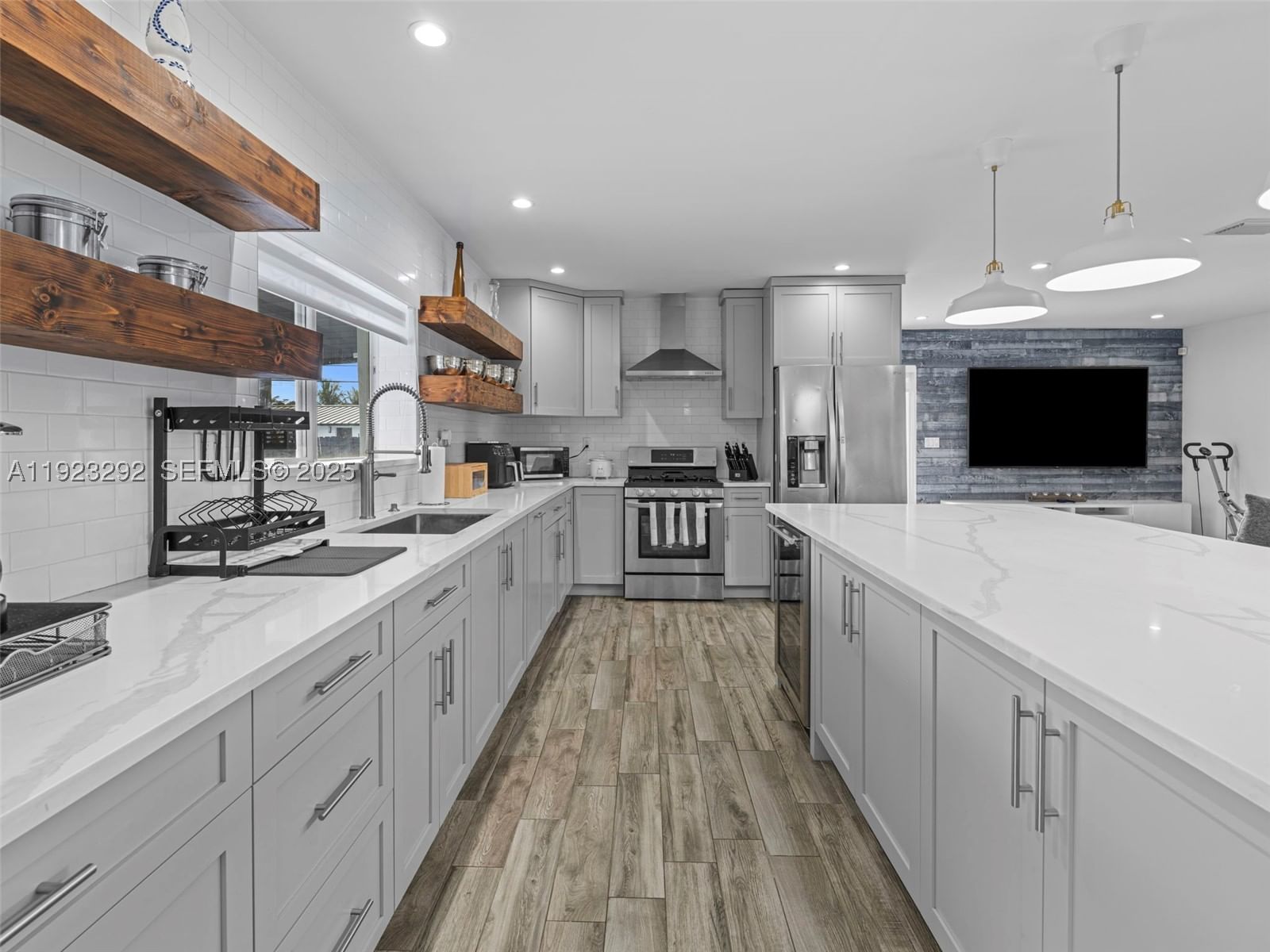 Real estate property located at 12842 20th St, Miami-dade, Southwest Manors Sec 7pb, Miami, FL