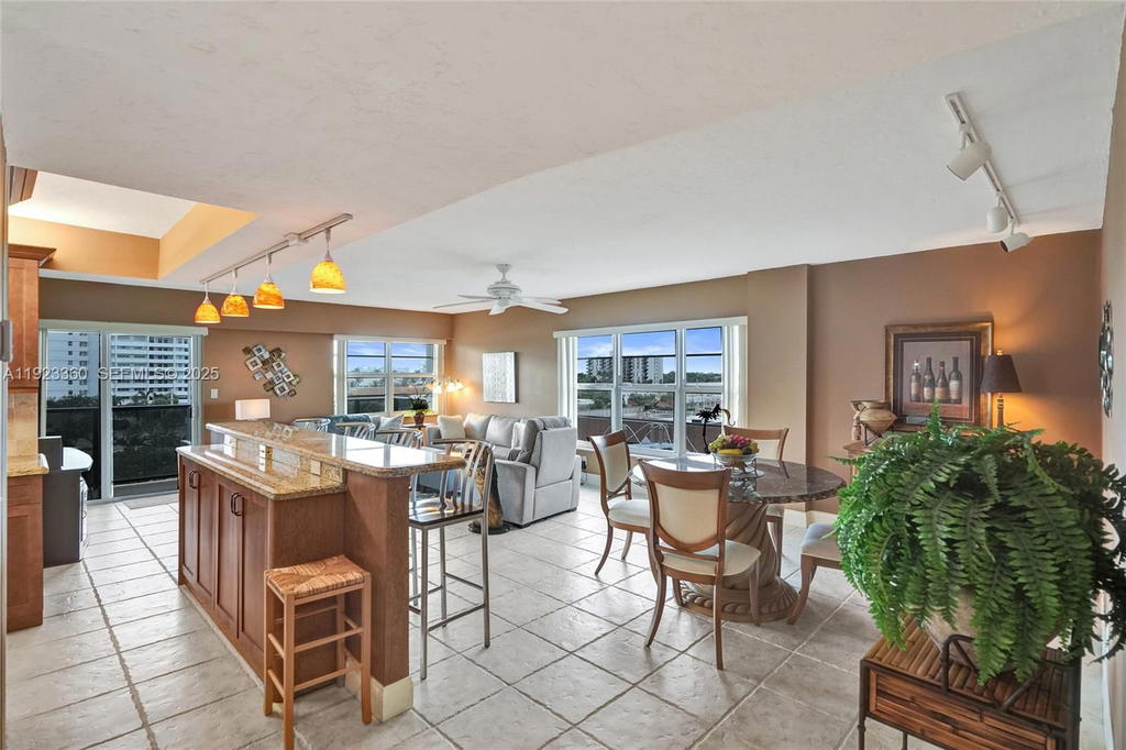 Real estate property located at 5100 Dupont Blvd #6M, Broward, Warwick Condo, Fort Lauderdale, FL