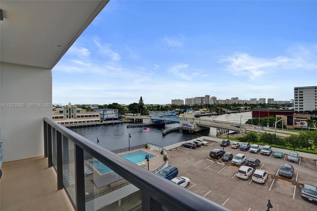 Real estate property located at 5100 Dupont Blvd #6M, Broward, Warwick Condo, Fort Lauderdale, FL