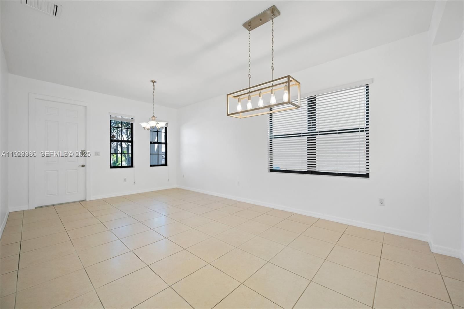 Real estate property located at 674 191st Ter, Miami-dade, Champion Lakes, Miami, FL
