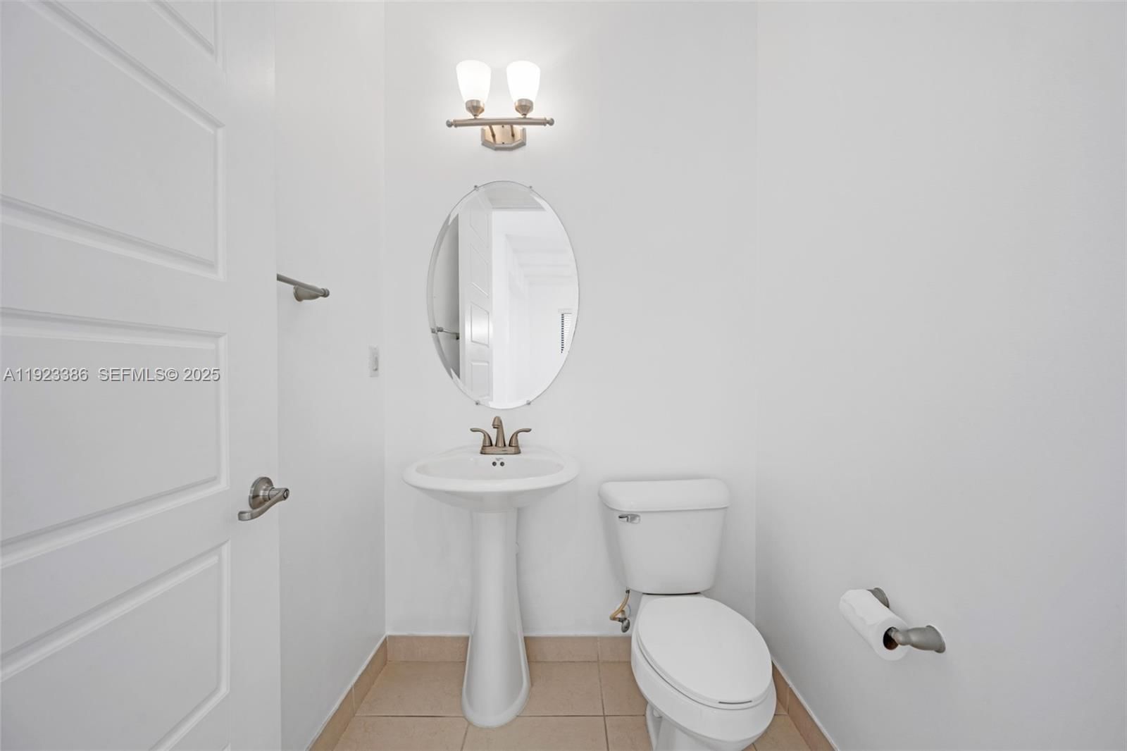 Real estate property located at 674 191st Ter, Miami-dade, Champion Lakes, Miami, FL