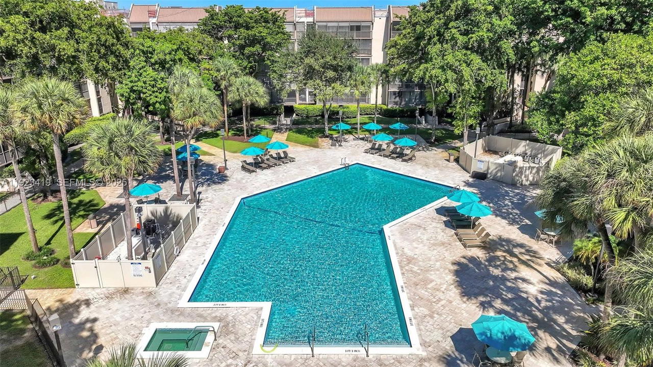 Real estate property located at 2818 46th Ave K689, Broward, Grandview At Emerald Hill, Hollywood, FL