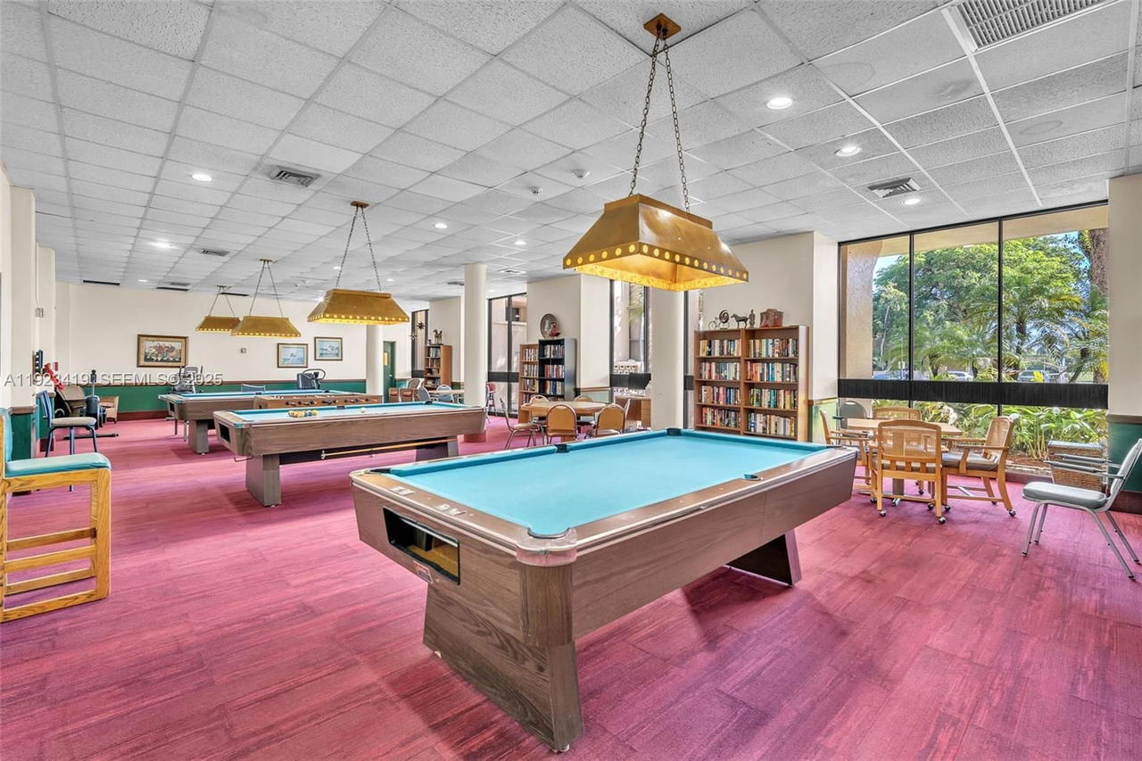 Real estate property located at 2818 46th Ave K689, Broward, Grandview At Emerald Hill, Hollywood, FL