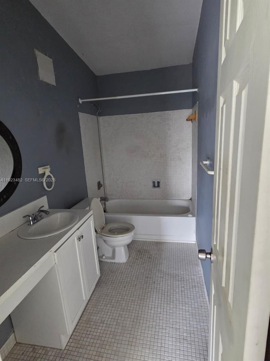 Real estate property located at 12412 112th Ter, Miami-dade, Devon-aire Villas Sec 5, Miami, FL