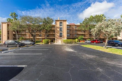Real estate property located at 7300 Lake Cir Dr #303, Broward, Palm Lakes Condo, Margate, FL