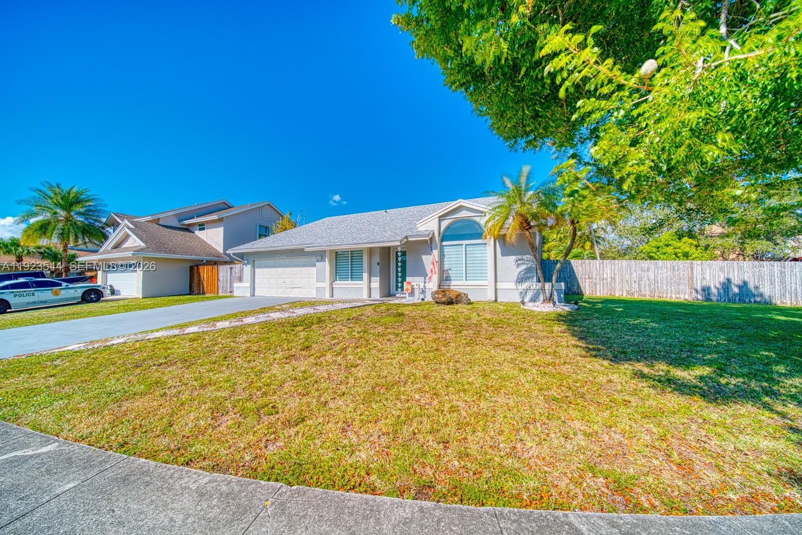 Real estate property located at 21914 97th Pl, Miami-dade, Lakes By The Bay Sec 4, Cutler Bay, FL