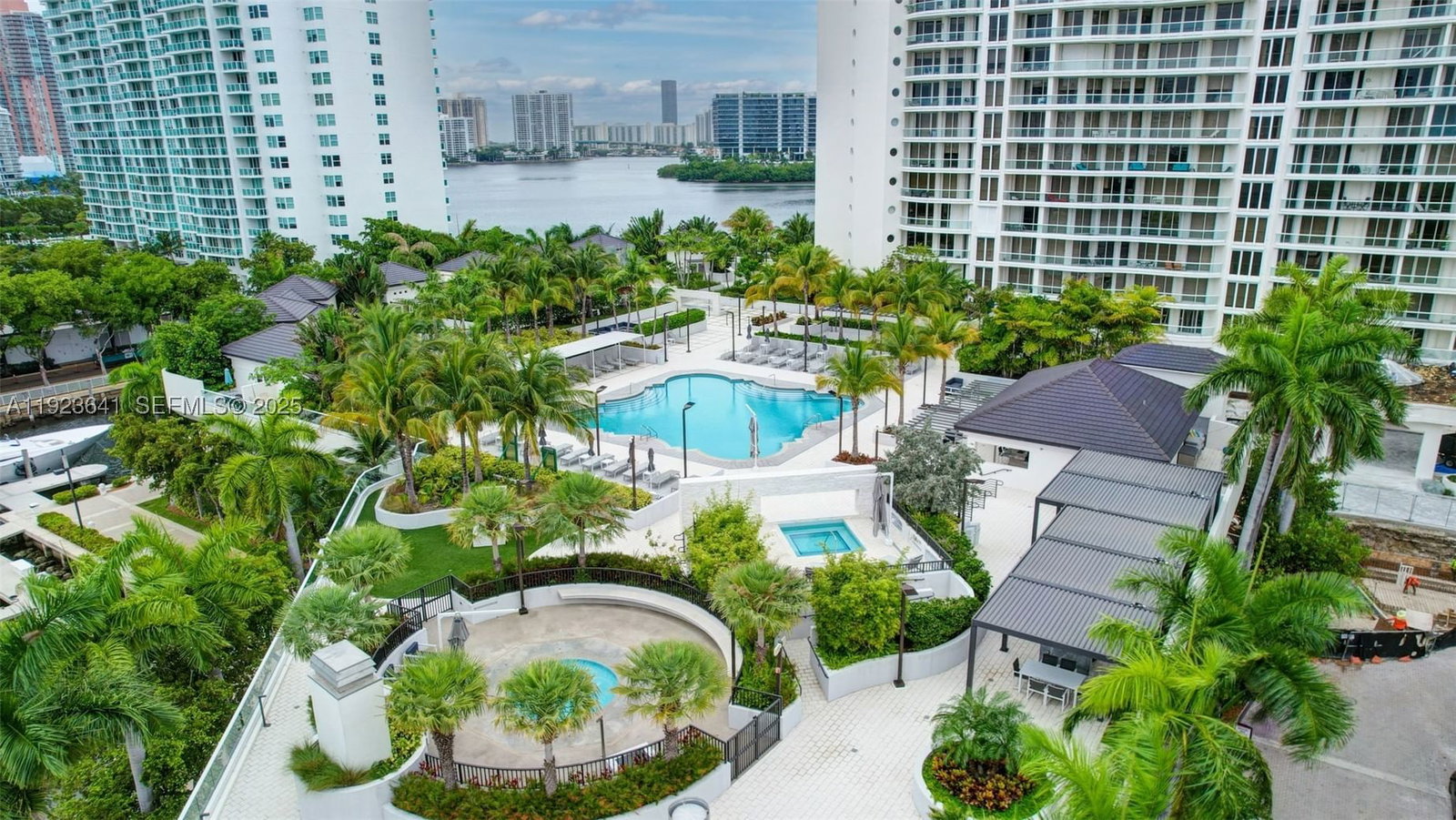 Real estate property located at 7000 Island Blvd #1701, Miami-dade, 7000 Isl Blvd Williams Is, Aventura, FL