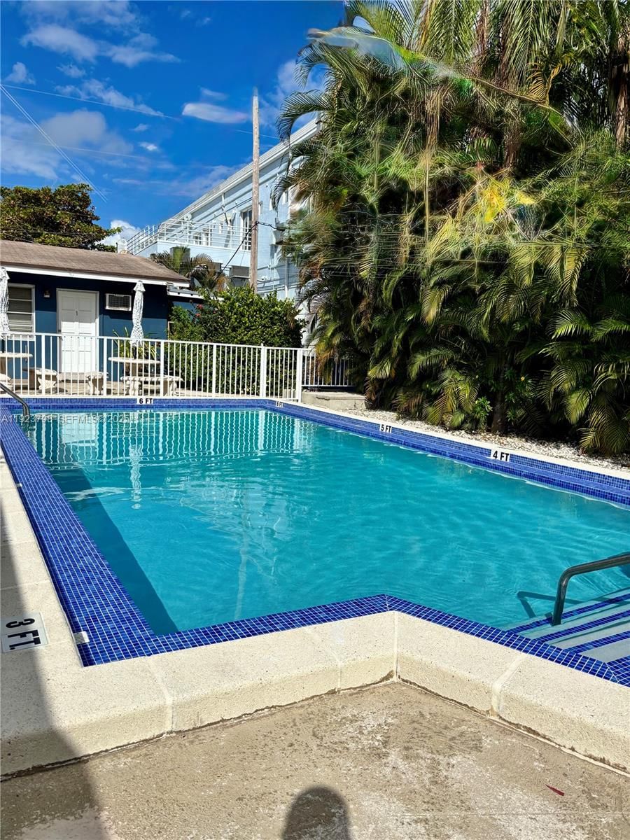 Real estate property located at 325 Fernwood Rd #5, Miami-dade, 325 Fernwood Road Condo, Key Biscayne, FL