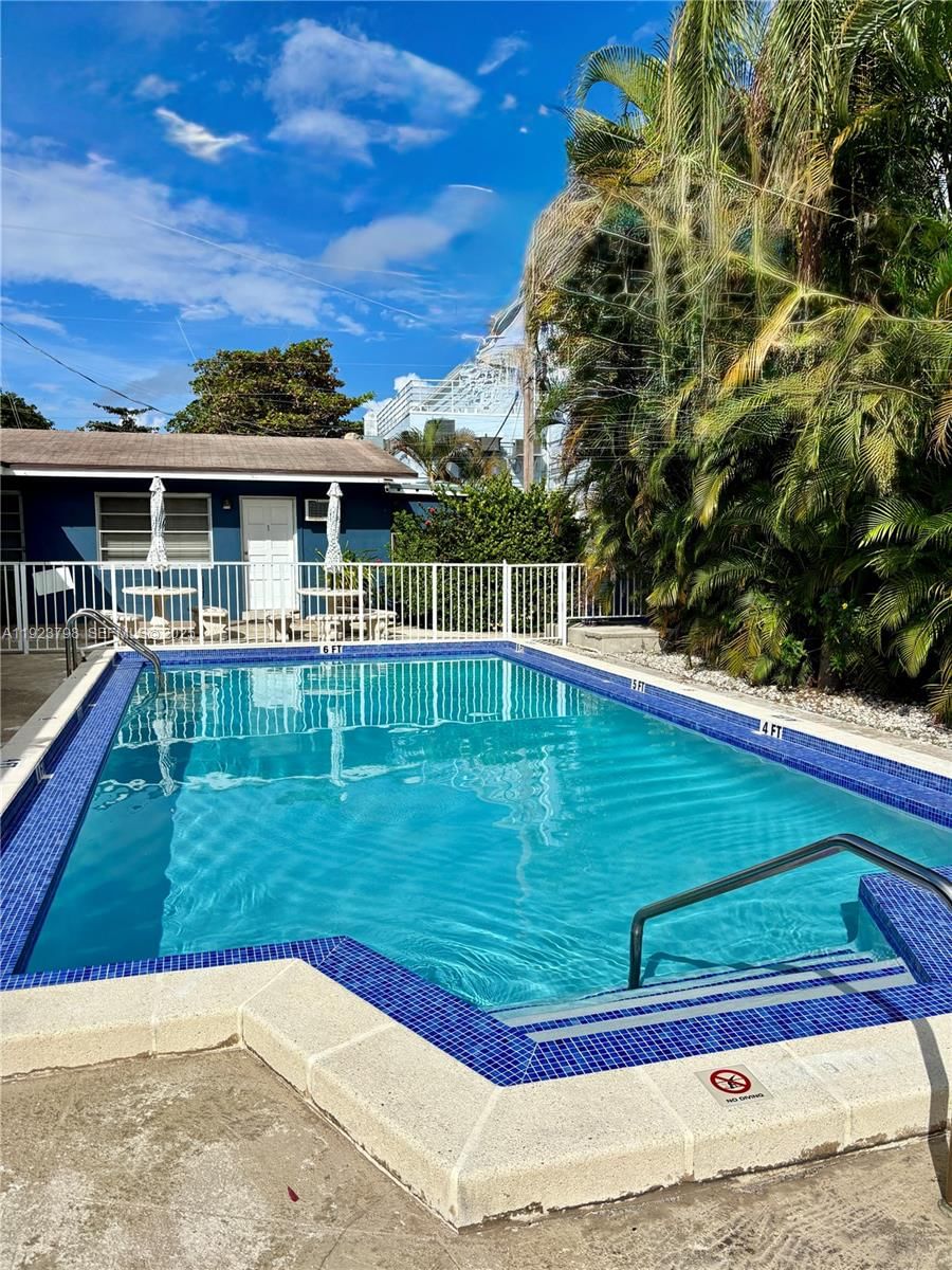 Real estate property located at 325 Fernwood Rd #5, Miami-dade, 325 Fernwood Road Condo, Key Biscayne, FL