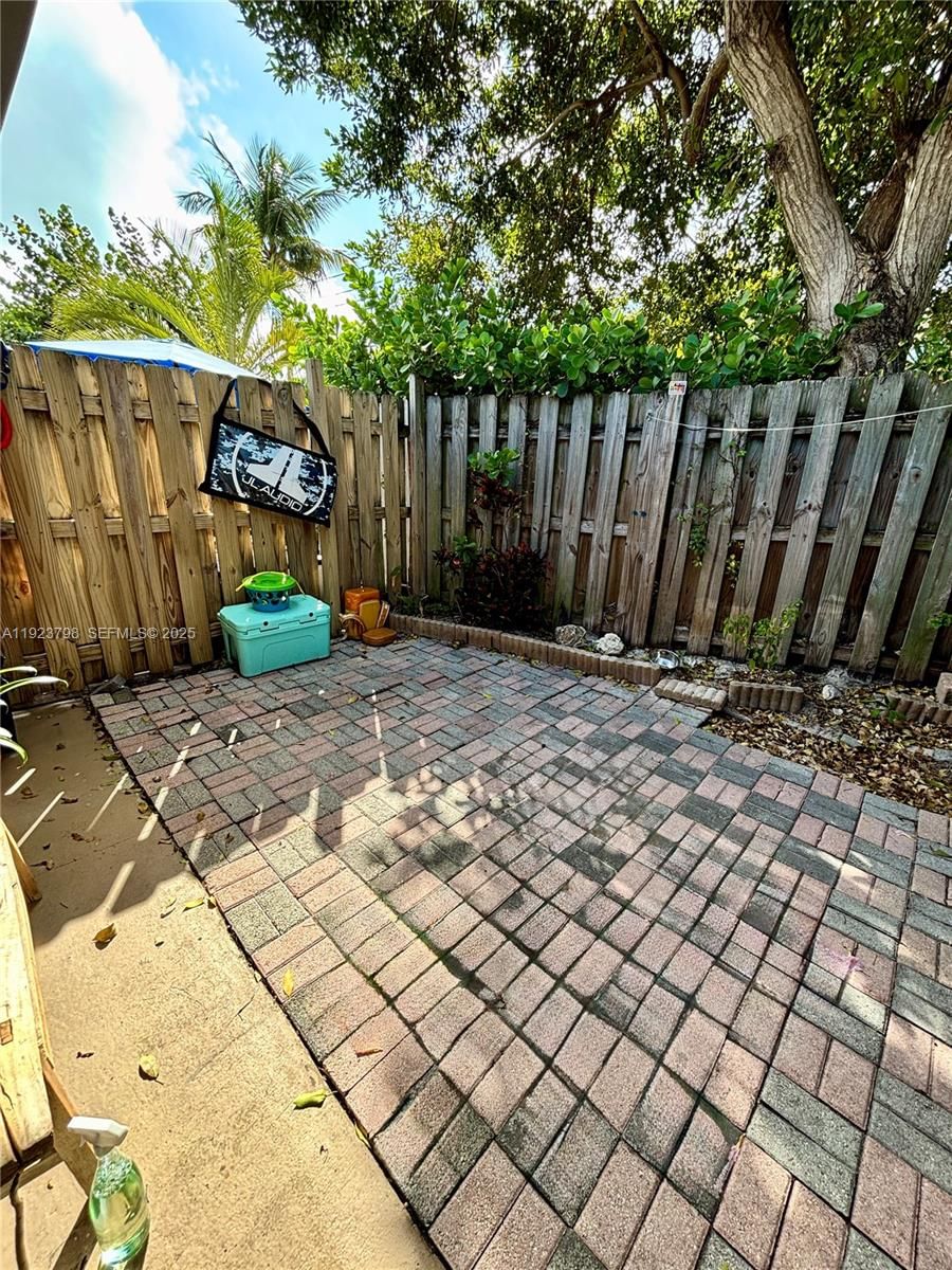 Real estate property located at 325 Fernwood Rd #5, Miami-dade, 325 Fernwood Road Condo, Key Biscayne, FL