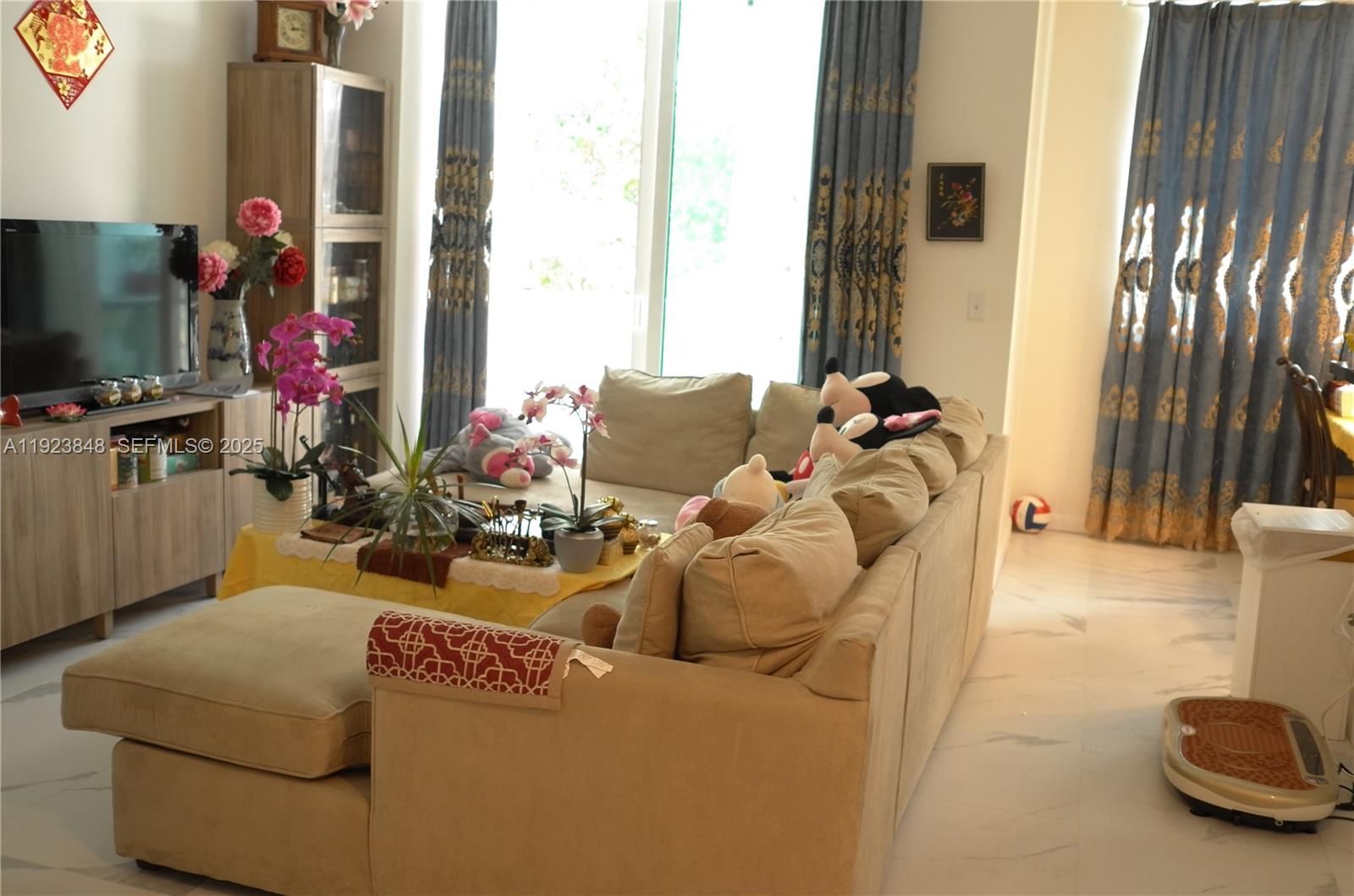 Real estate property located at 253 2nd St #908, Miami-dade, Vizcayne South Condo, Miami, FL