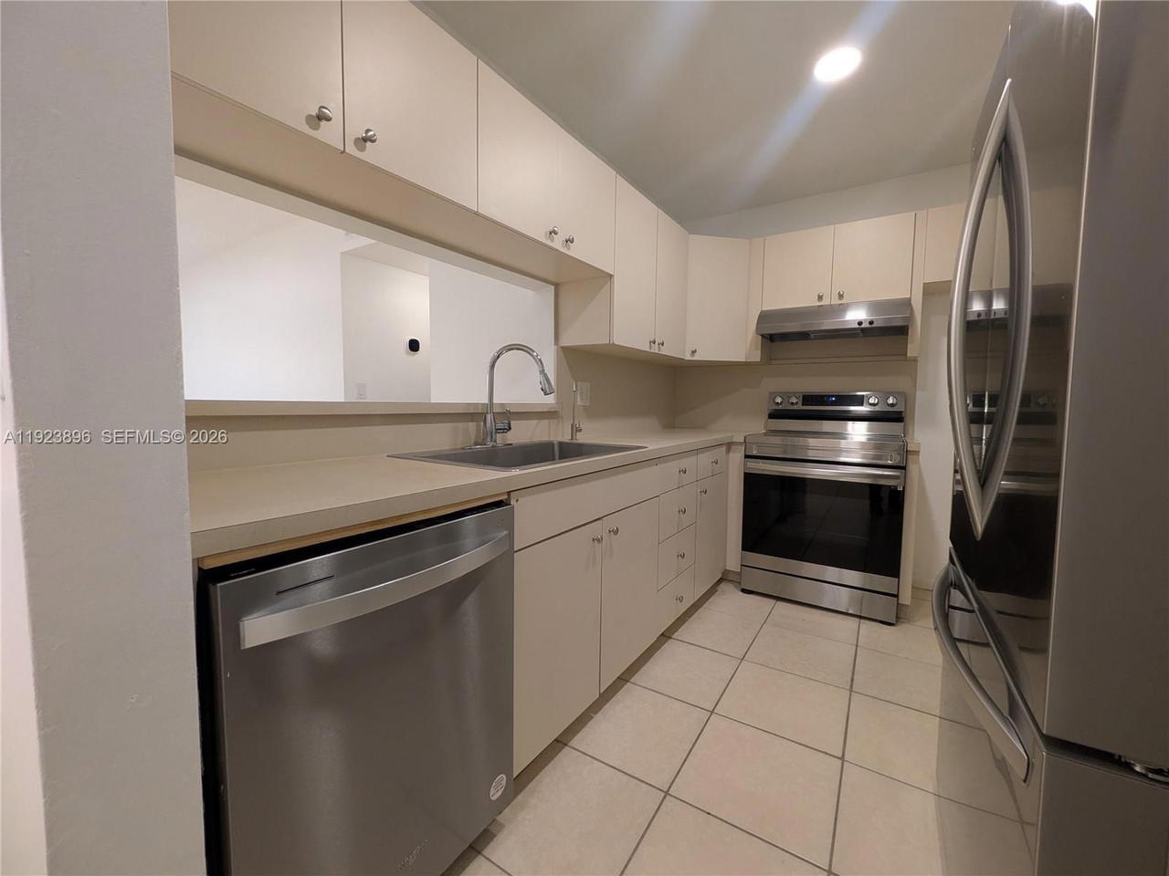 Real estate property located at 8540 149th Ave #815, Miami-dade, Lago Del Rey Condo #3, Miami, FL