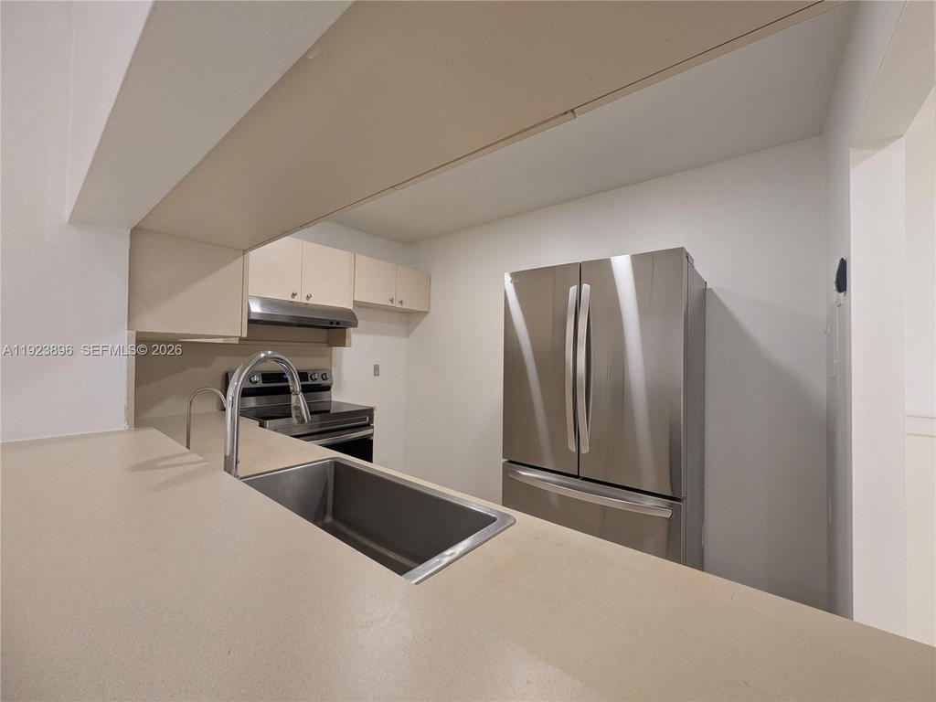 Real estate property located at 8540 149th Ave #815, Miami-dade, Lago Del Rey Condo #3, Miami, FL