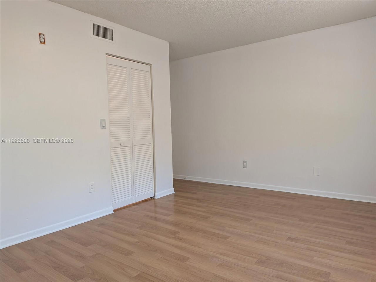 Real estate property located at 8540 149th Ave #815, Miami-dade, Lago Del Rey Condo #3, Miami, FL
