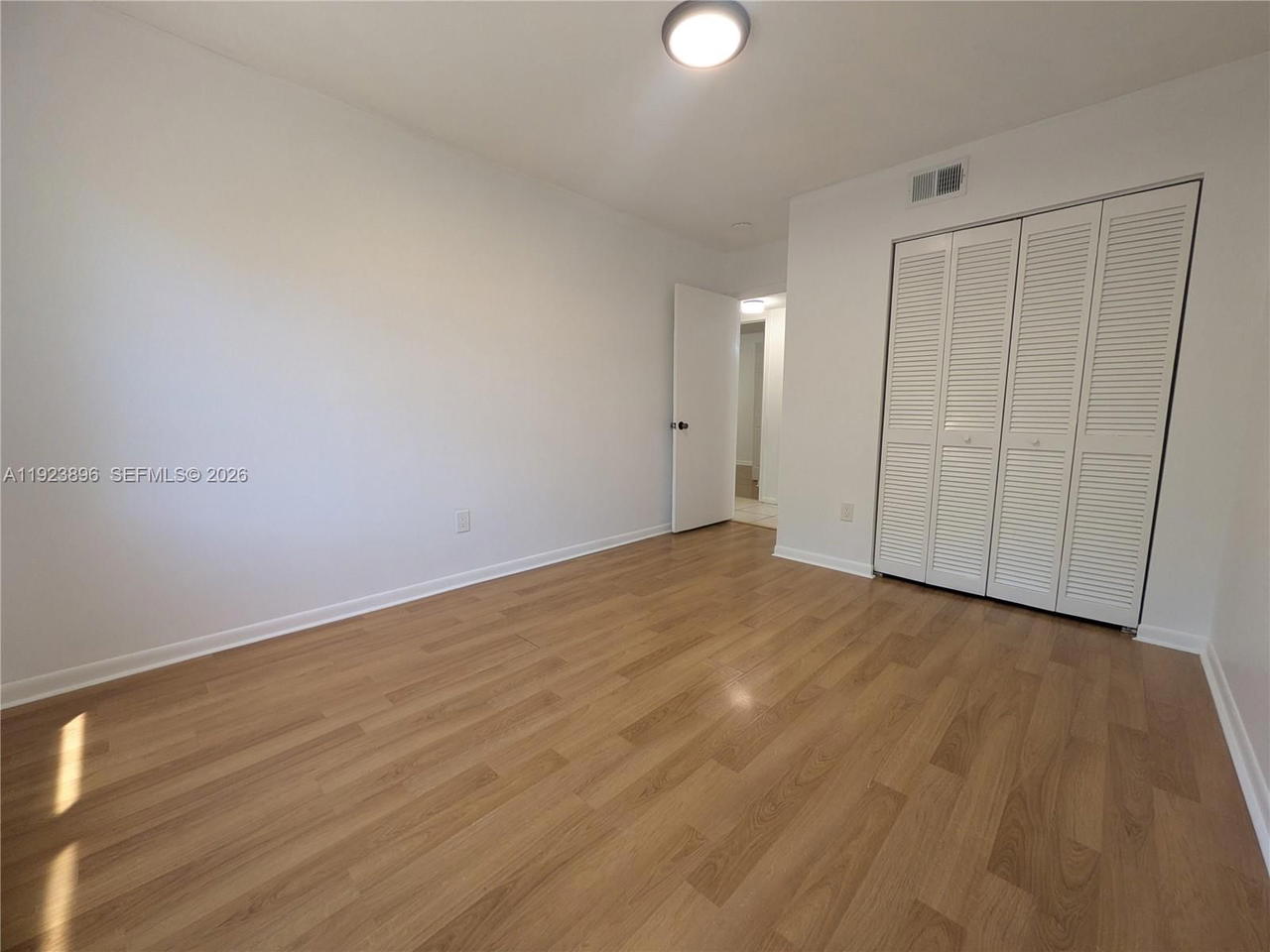 Real estate property located at 8540 149th Ave #815, Miami-dade, Lago Del Rey Condo #3, Miami, FL
