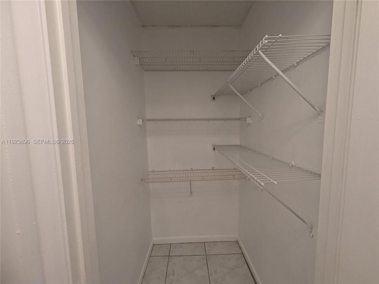 Real estate property located at 8540 149th Ave #815, Miami-dade, Lago Del Rey Condo #3, Miami, FL