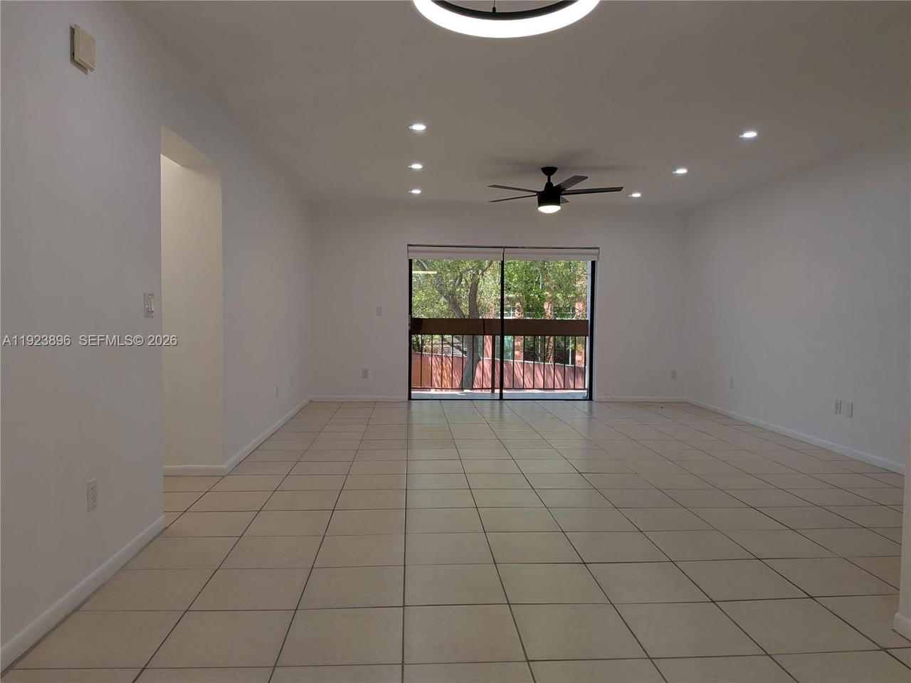 Real estate property located at 8540 149th Ave #815, Miami-dade, Lago Del Rey Condo #3, Miami, FL
