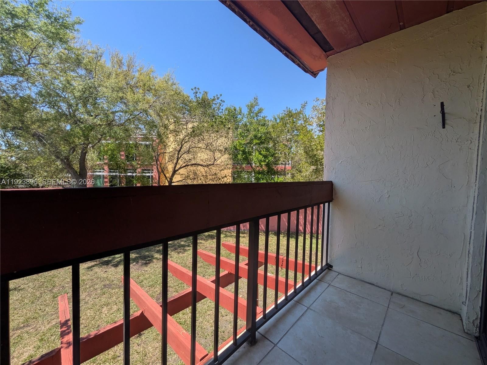 Real estate property located at 8540 149th Ave #815, Miami-dade, Lago Del Rey Condo #3, Miami, FL