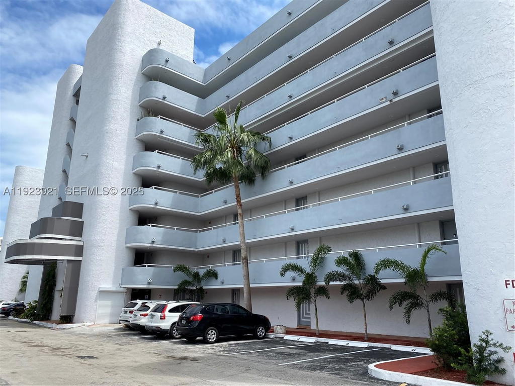Real estate property located at 1650 115th St #405, Miami-dade, Cricket Clubhouse Condo, Miami, FL