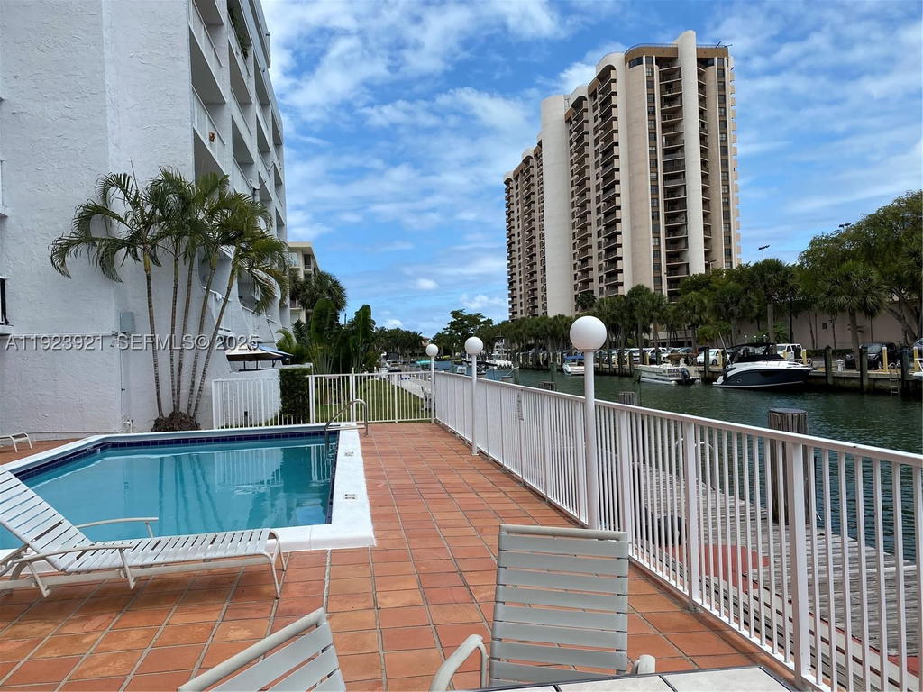 Real estate property located at 1650 115th St #405, Miami-dade, Cricket Clubhouse Condo, Miami, FL