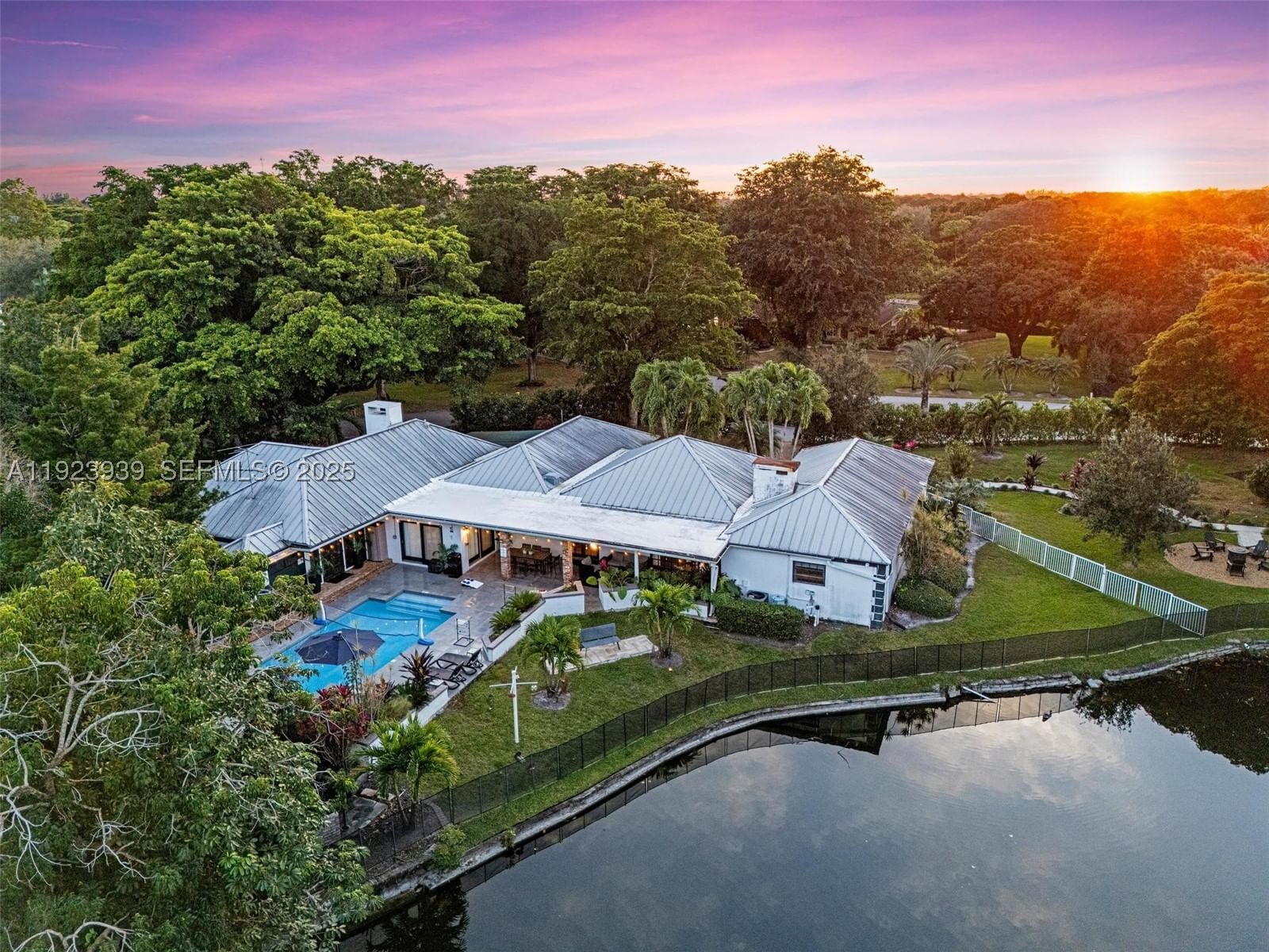 Real estate property located at 11155 40th St, Broward, Martha Bright Farms, Davie, FL