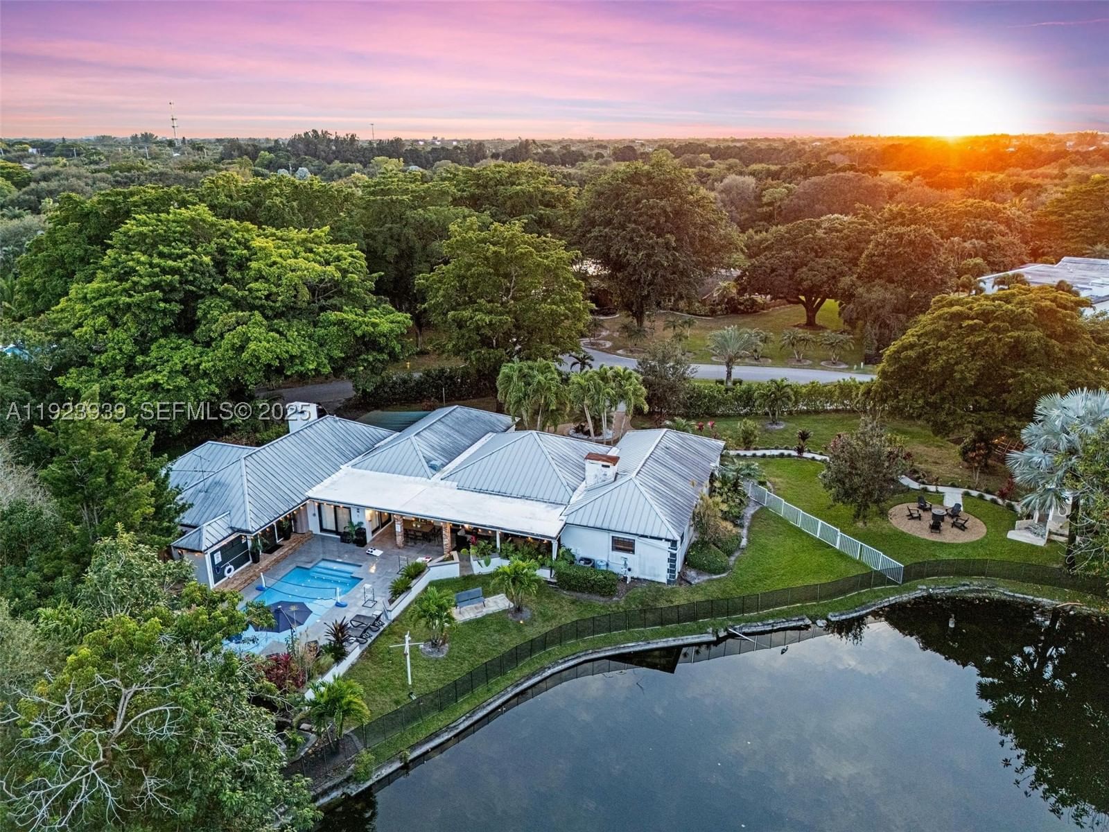 Real estate property located at 11155 40th St, Broward, Martha Bright Farms, Davie, FL