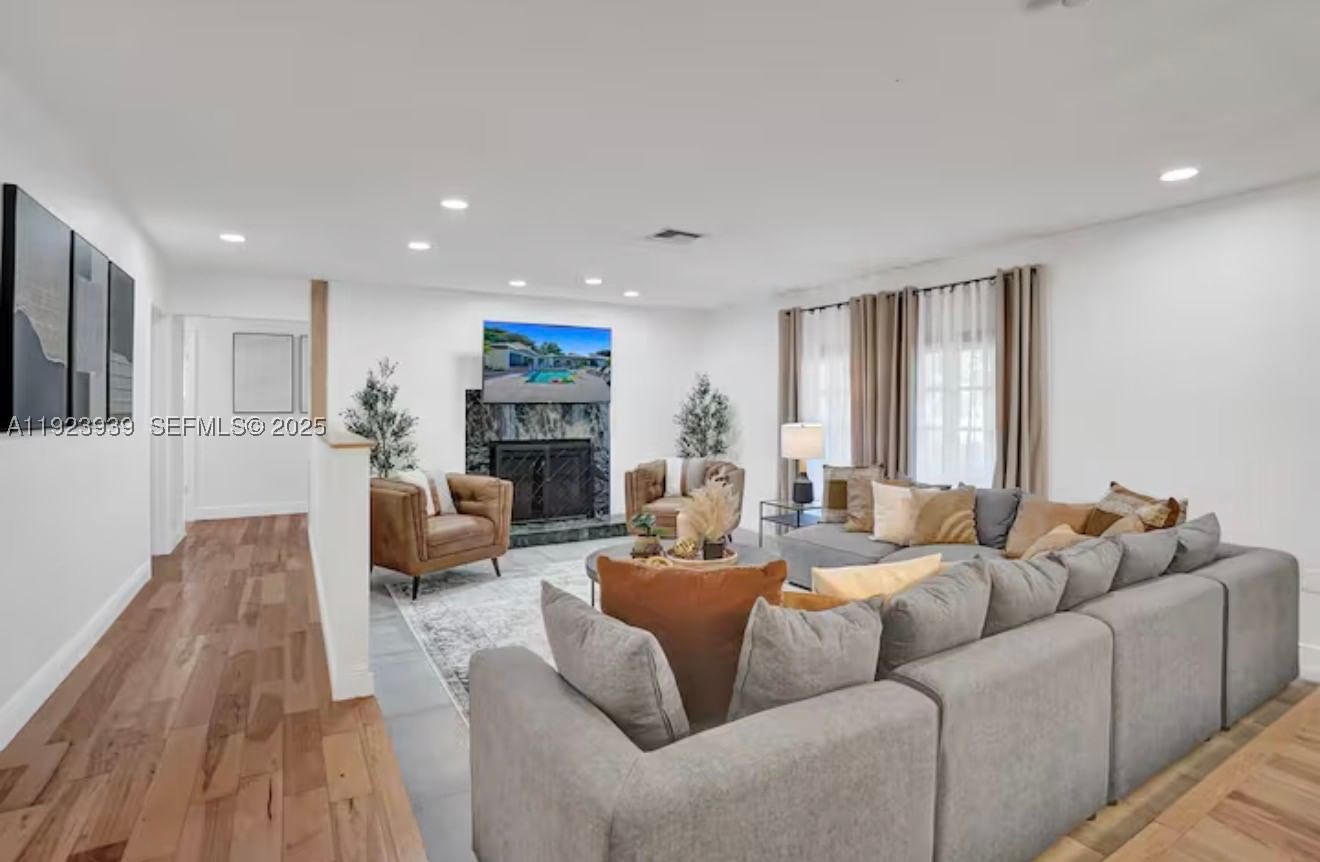 Real estate property located at 11155 40th St, Broward, Martha Bright Farms, Davie, FL