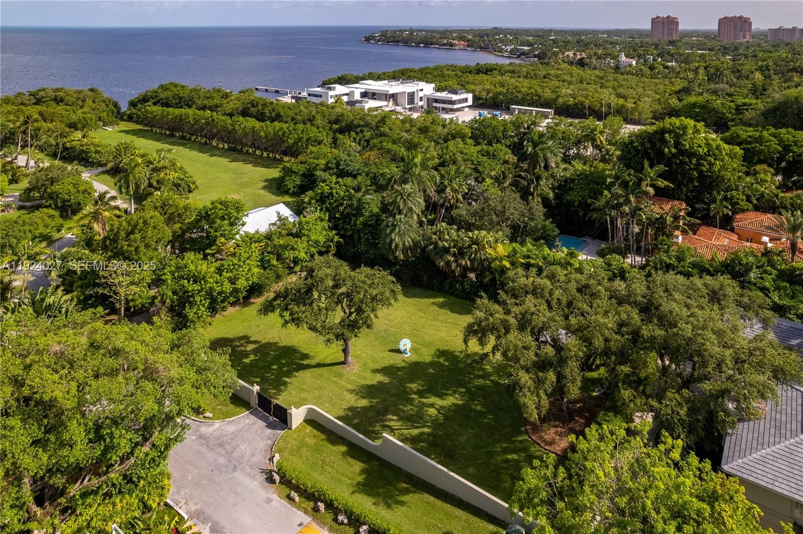 Real estate property located at 3400 Moorings Way, Miami-dade, The Moorings, Coconut Grove, FL