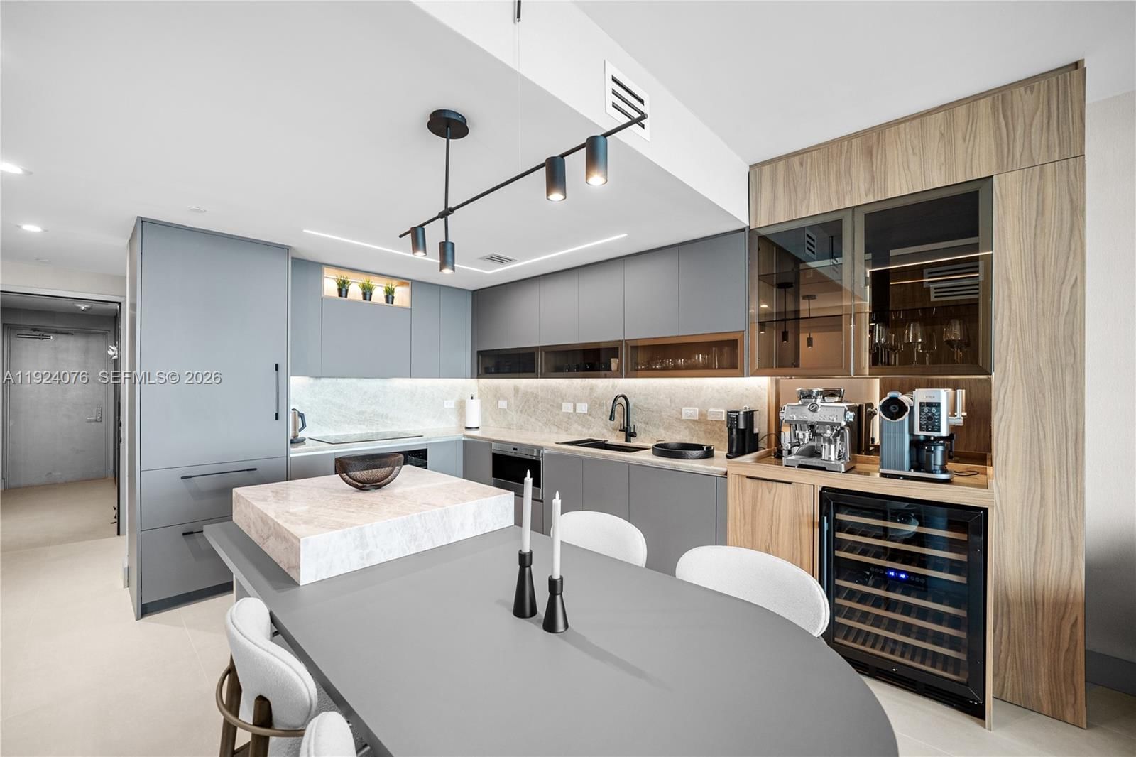 Real estate property located at 3131 7th Ave #2805, Miami-dade, One Paraiso Condo, Miami, FL
