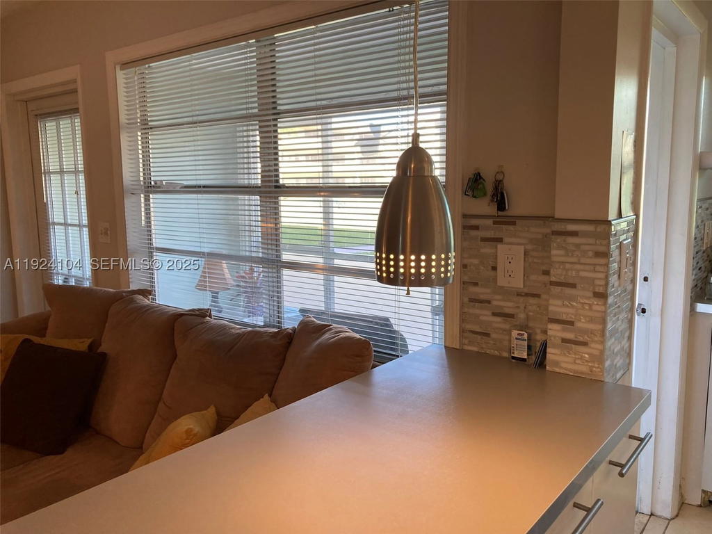Real estate property located at 5300 Washington St N117, Broward, Beverly Hills Condo Numbe, Hollywood, FL