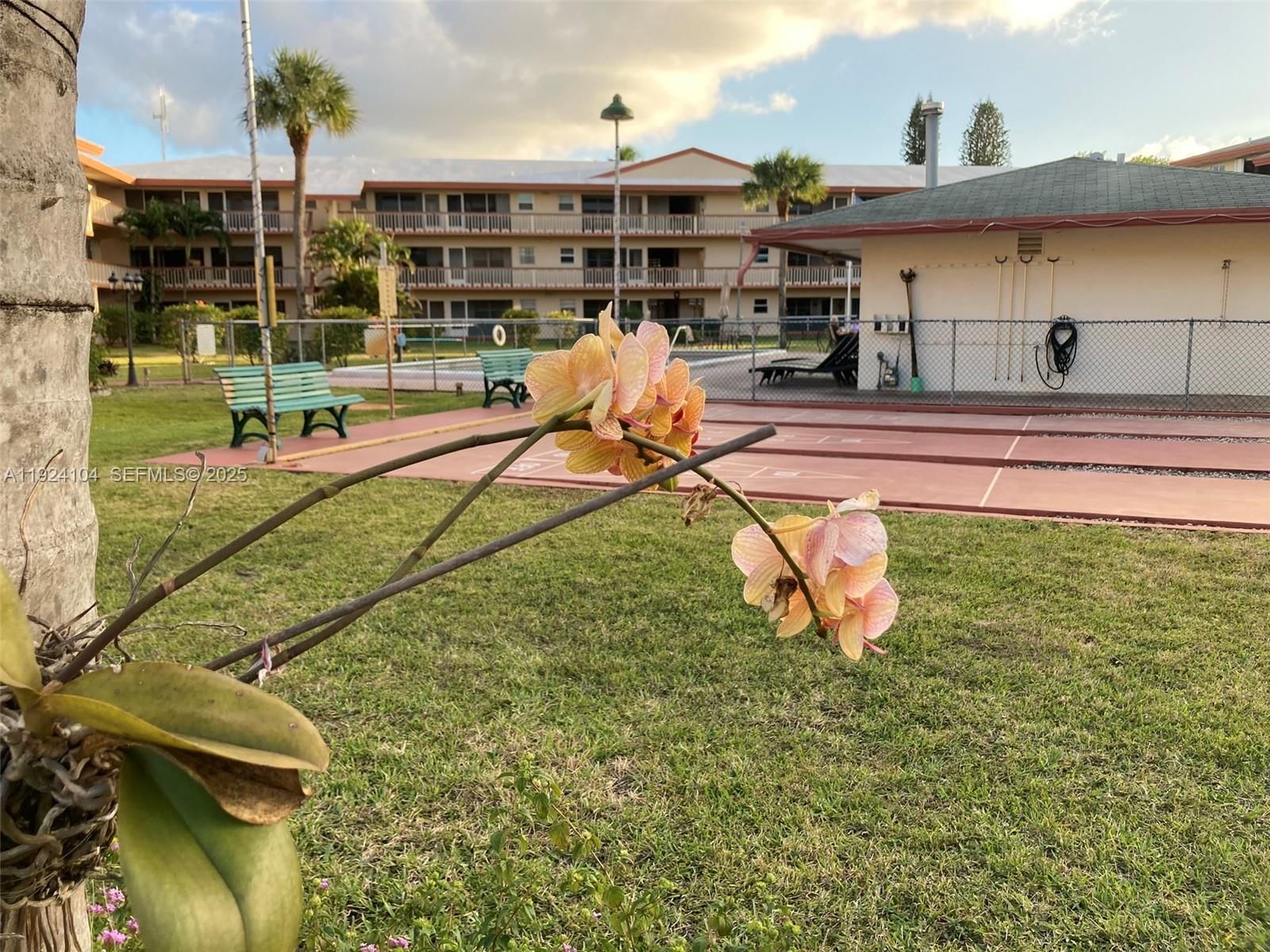 Real estate property located at 5300 Washington St N117, Broward, Beverly Hills Condo Numbe, Hollywood, FL
