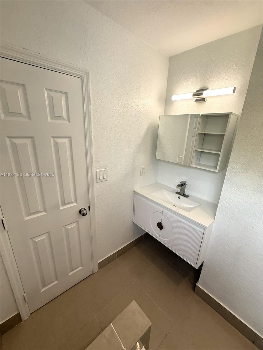 Real estate property located at 4411 34th St, Broward, Lauderdale Lakes West Gat, Lauderdale Lakes, FL
