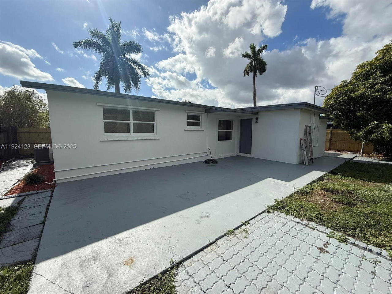 Real estate property located at 4411 34th St, Broward, Lauderdale Lakes West Gat, Lauderdale Lakes, FL
