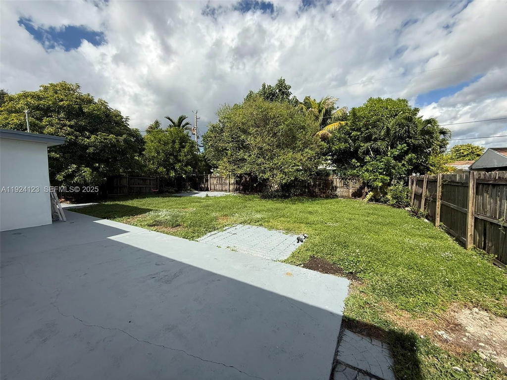 Real estate property located at 4411 34th St, Broward, Lauderdale Lakes West Gat, Lauderdale Lakes, FL