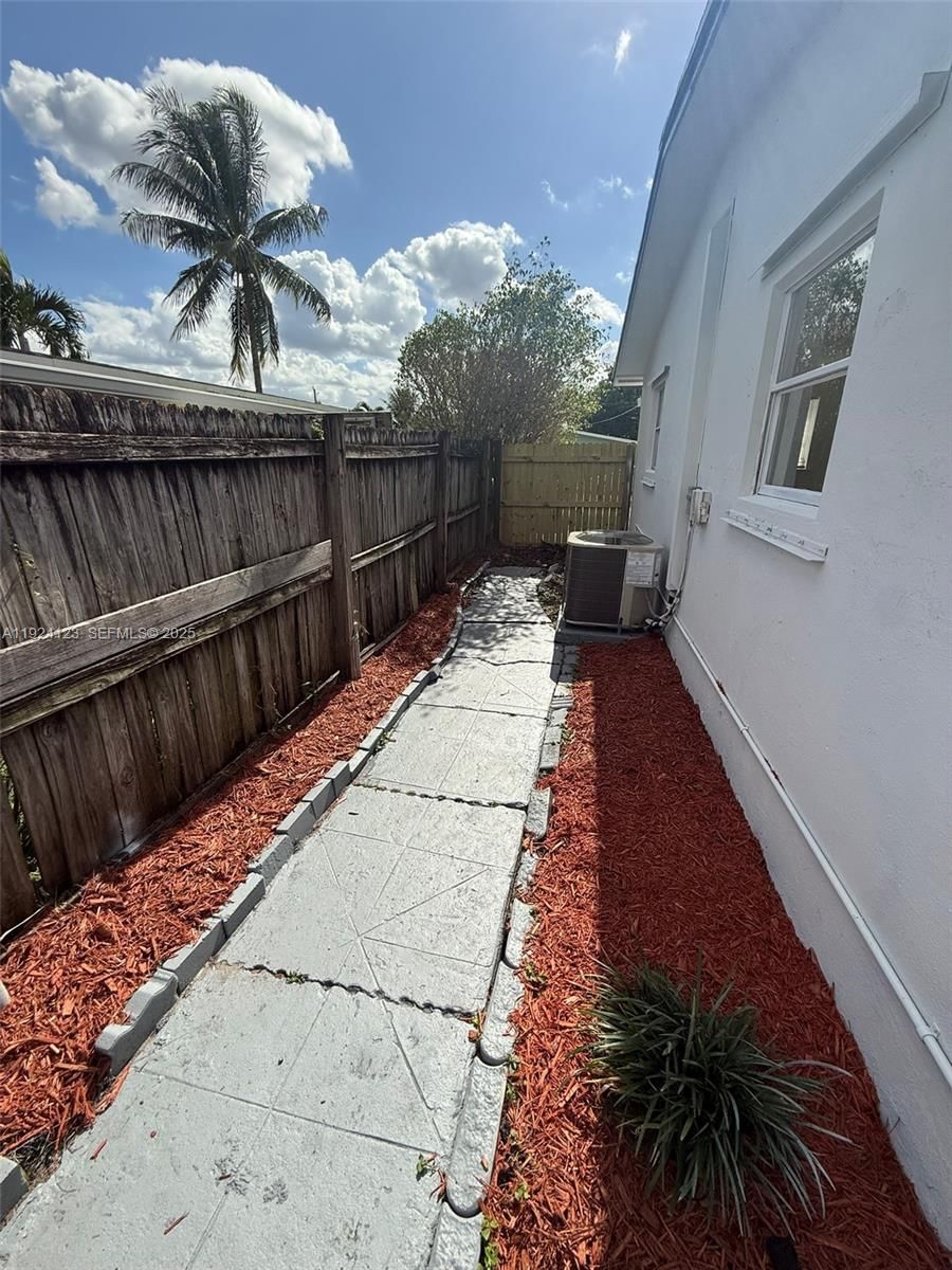 Real estate property located at 4411 34th St, Broward, Lauderdale Lakes West Gat, Lauderdale Lakes, FL
