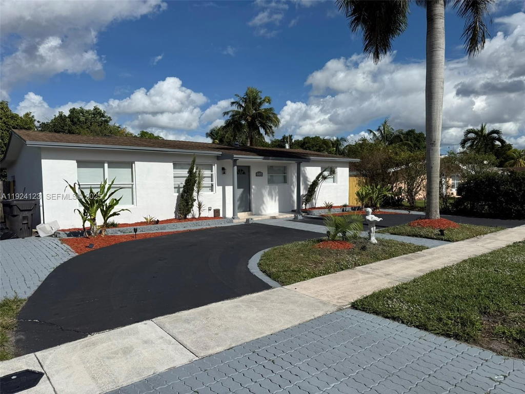 Real estate property located at 4411 34th St, Broward, Lauderdale Lakes West Gat, Lauderdale Lakes, FL
