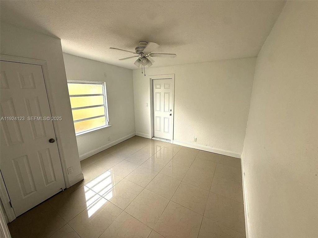 Real estate property located at 4411 34th St, Broward, Lauderdale Lakes West Gat, Lauderdale Lakes, FL