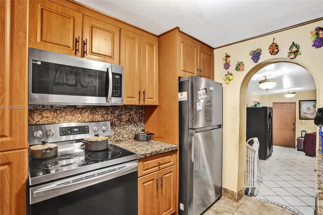 Real estate property located at 6404 Evans St, Broward, Linwood Gardens No 2, Hollywood, FL
