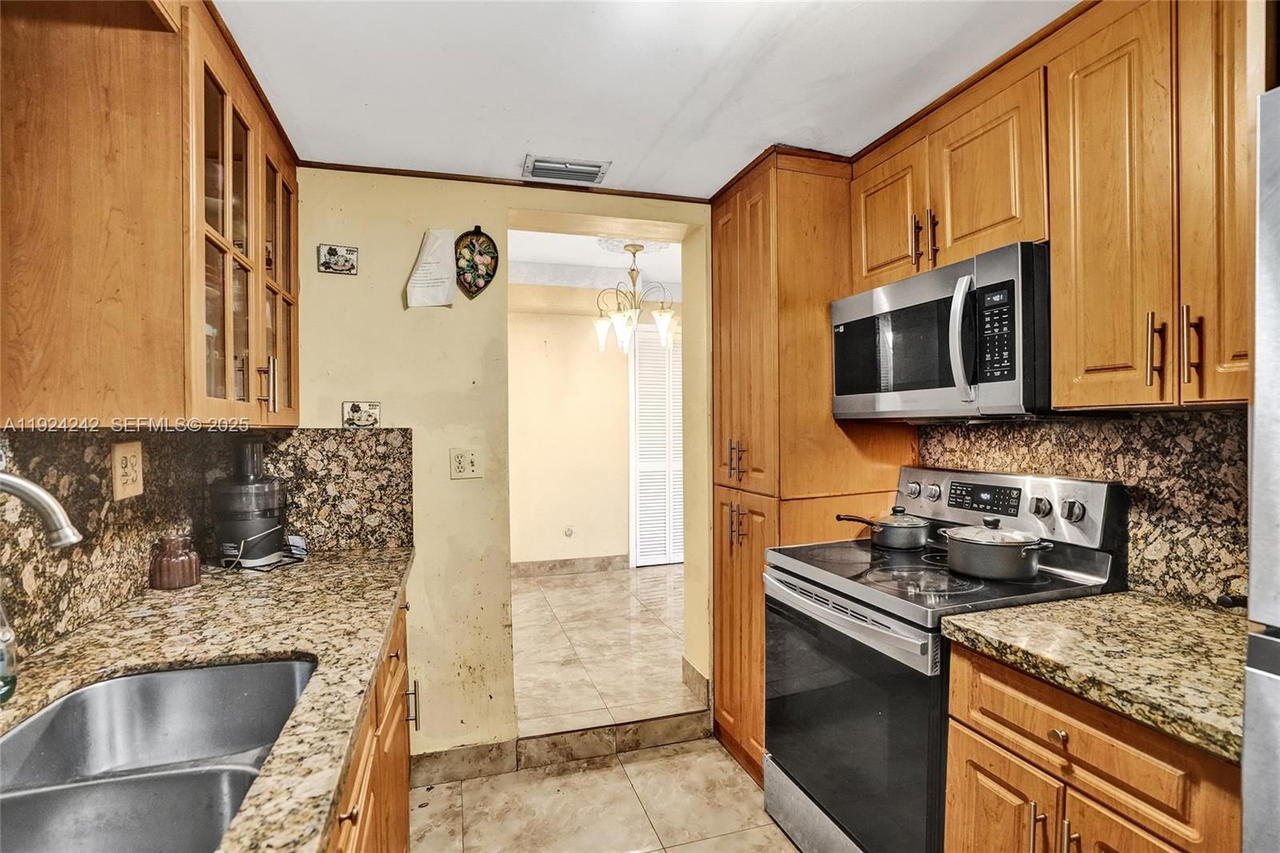 Real estate property located at 6404 Evans St, Broward, Linwood Gardens No 2, Hollywood, FL