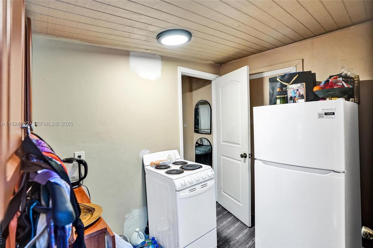 Real estate property located at 6404 Evans St, Broward, Linwood Gardens No 2, Hollywood, FL
