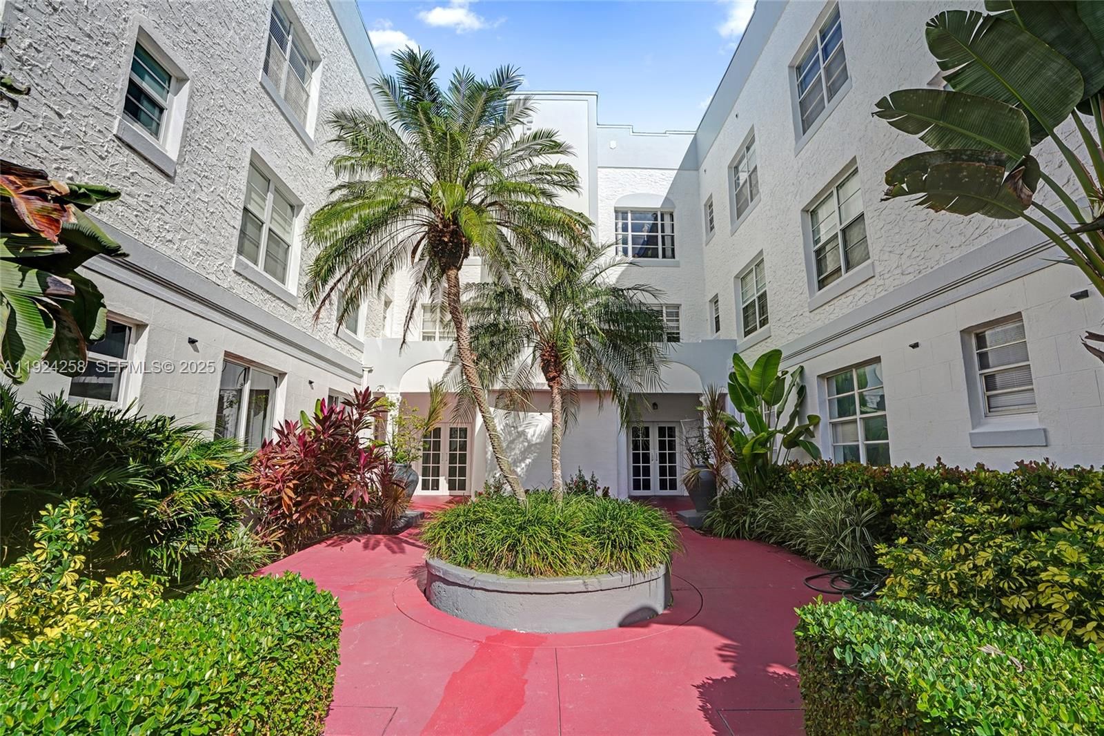 Real estate property located at 1200 Euclid Ave #108, Miami-dade, The Fenimore Condo, Miami Beach, FL