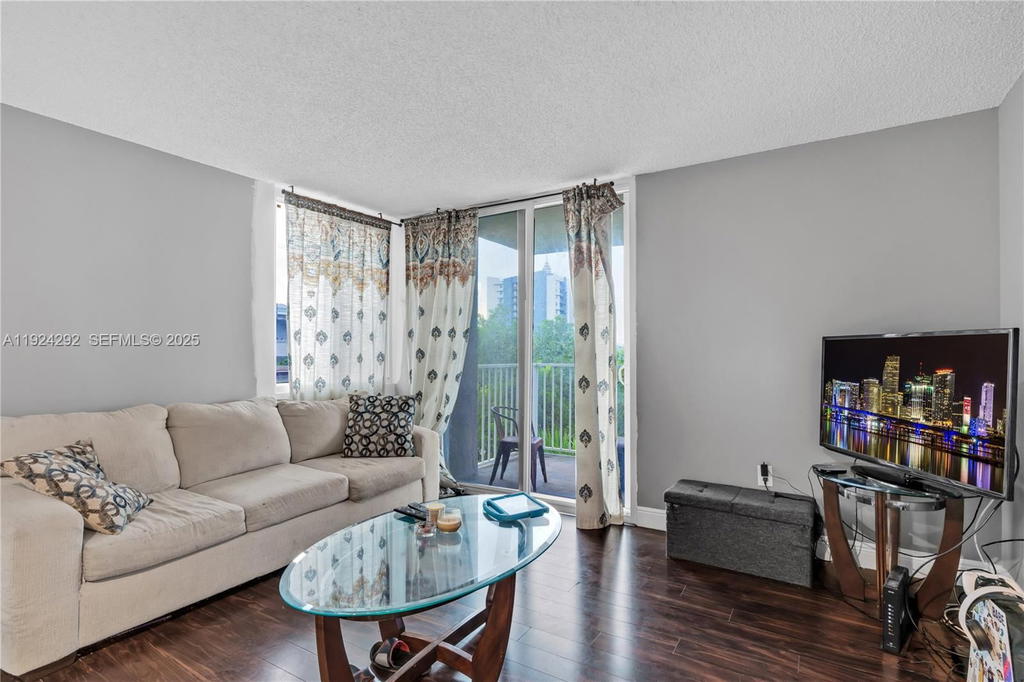 Real estate property located at 850 Miami Ave W-408, Miami-dade, Madison Downtown Condo, Miami, FL