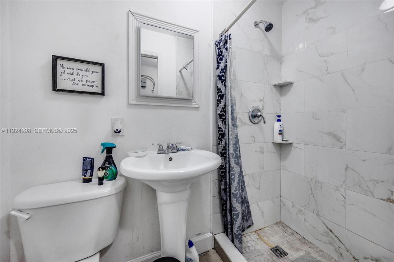 Real estate property located at 9980 37th Ter, Miami-dade, Rich Heights, Miami, FL