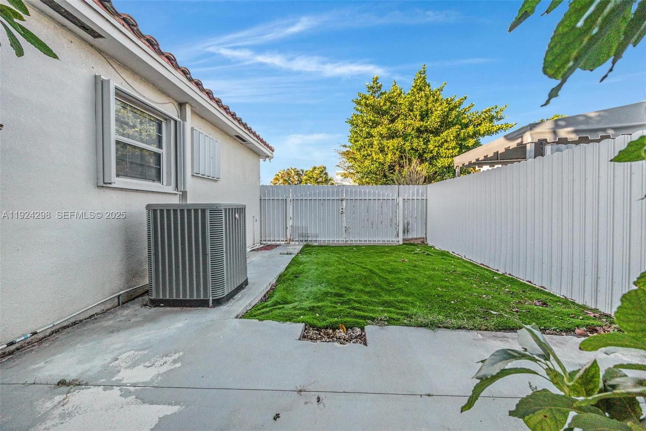 Real estate property located at 9980 37th Ter, Miami-dade, Rich Heights, Miami, FL