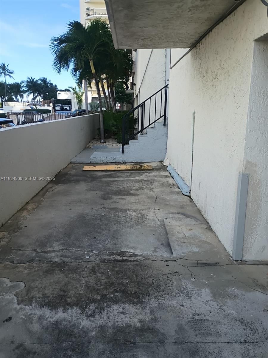 Real estate property located at 6424 Collins Ave #204, Miami-dade, 6424 Collins Bldg Condo, Miami Beach, FL