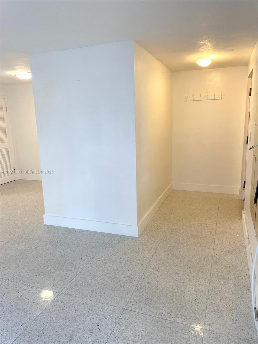 Real estate property located at 6424 Collins Ave #204, Miami-dade, 6424 Collins Bldg Condo, Miami Beach, FL