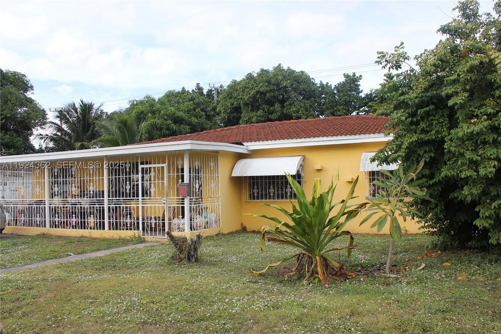 Real estate property located at 3135 82nd St, Miami-dade, Greenville Manor, Miami, FL