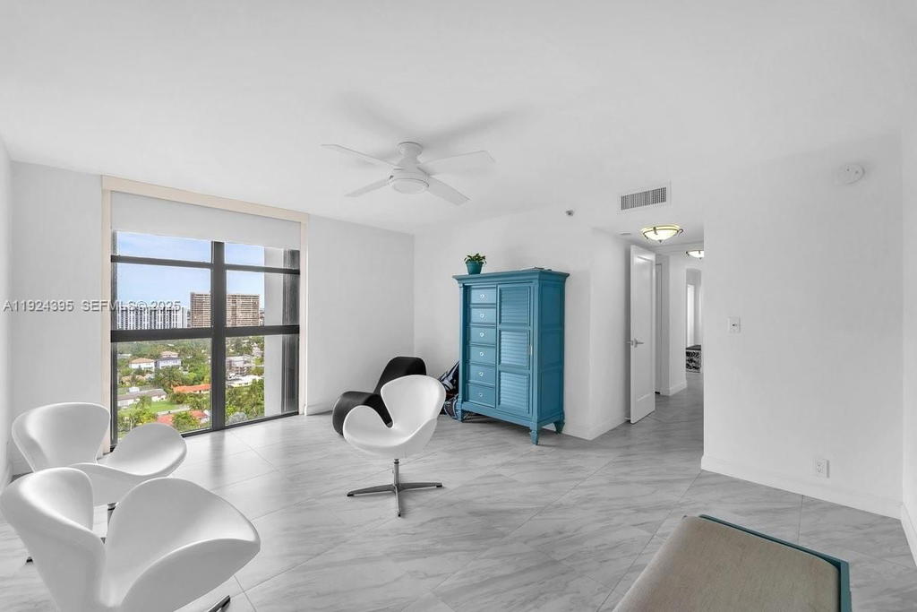 Real estate property located at 4000 Towerside Ter #1807, Miami-dade, The Towers Of Quayside Co, Miami, FL